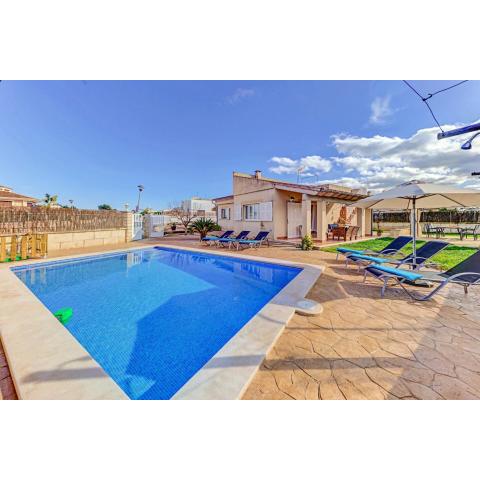 Charming Playa De Muro Villa Can Gelaberts Private Pool Short walk to Beach