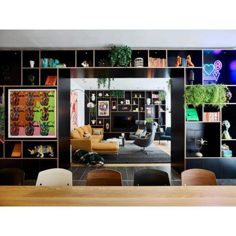 citizenM London Victoria Station