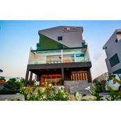 Comet Hotel Surat Thani