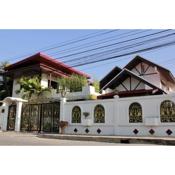 Cozy Homestay Near Airport & Shopping Malls