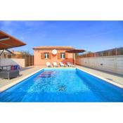 Cozy villa Loborika with private pool near Pula