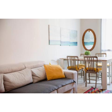 Cozycolourful Flat Close To Bocconi University