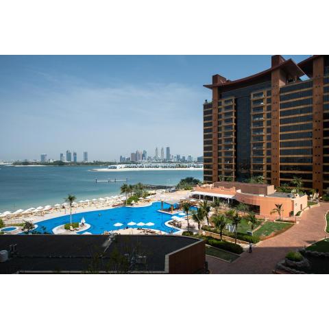 Daniels 1BR Tiara Residences Sea View