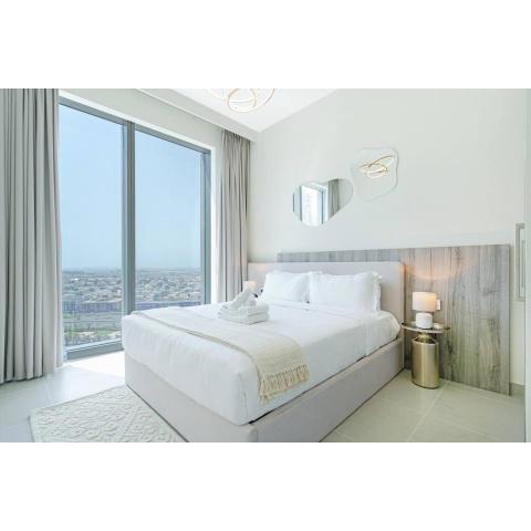 Downtown flat by Burj Khalifa & Opera/ sleeps 4!