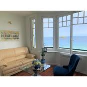 Duplex apartment in a prime seafront location, Treboul, Douarnenez