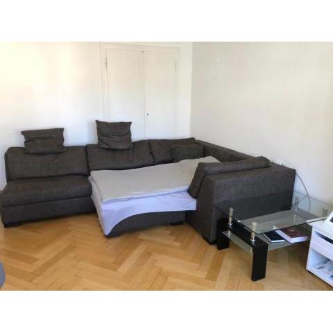 Ein Zimmer in einer 2-Zimmer-Wohnung im Zentrum