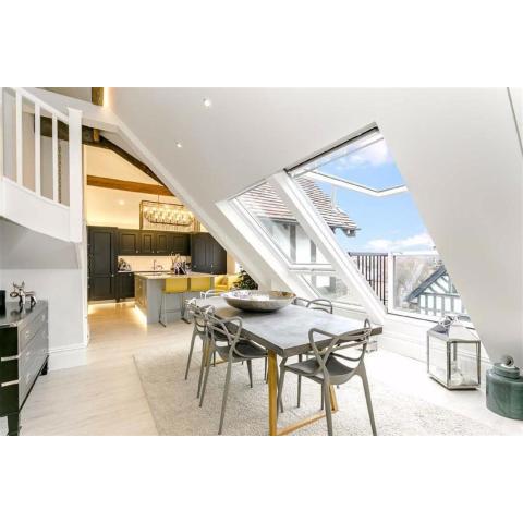 Exclusive 3 Bedroom Penthouse - 2 Bath & Mezzanine