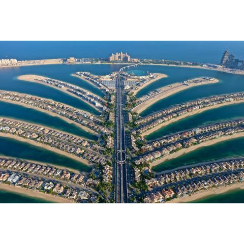 FAM Living - Palm Tower - Palm Jumeirah - Panoramic Studios