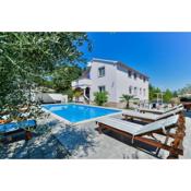 Family friendly apartments with a swimming pool Zadar - 18098