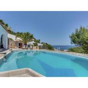 Fantastic villa with private swimming pool garage bbq patio wifi and the sea