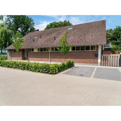 Farmhouse in the Achterhoek with hot tub and beach volleyball