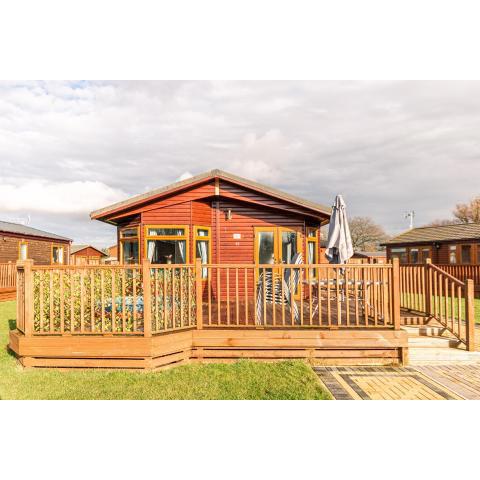 Flamingo Lodge With Hot Tub