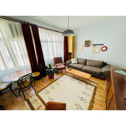 Flat with balcony in Kadikoy Center