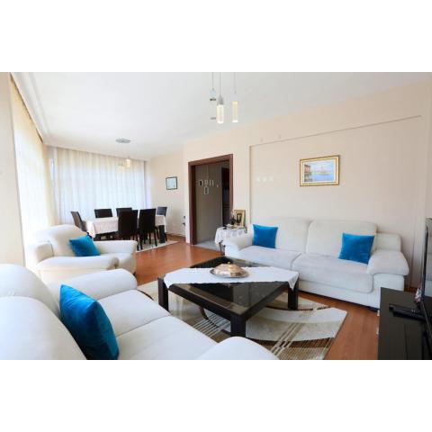 Flat with Two Living Rooms and Balcony in Uskudar