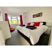 Free Parking - Garden - Long Stays - Sleeps 5