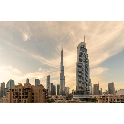 Full Burj Khalifa Views / 5 min walk from Dubai Mall / Designer Choice / 6 people / New Building