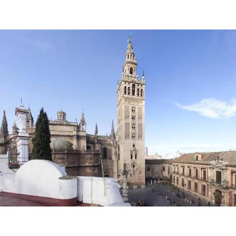 Giralda Dreams by RentalSevilla