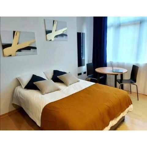 H2M Andres Perez Loft Ideally for Working - Central but Quiet and High Speed WIFI