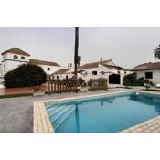Hacienda Torrepalma Amplia casa rural con piscina.2 apartamentos