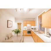 Harlow View Apartment, Harrogate - 2 bedroom duplex apartment. Sleeps 6. Dog Friendly.