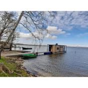 Hausboot am See