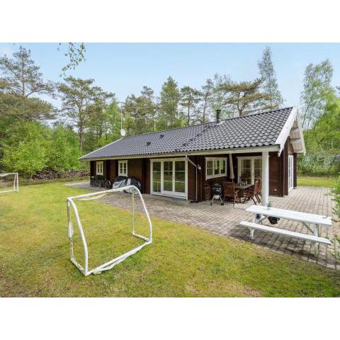 Holiday Home Rosamunde - 1-3km from the sea in NE Jutland by Interhome