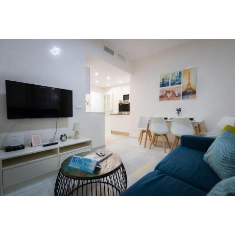 Holidays2Malaga Eduardo Ocon Ground floor Renovated apartment in the city center