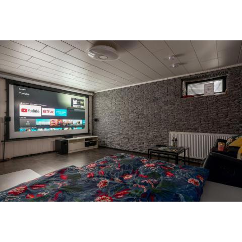 Home Cinema Kassel with Netflix and Disney