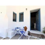 In Alto holiday home in Plaka Milos