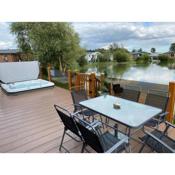 Indulgence Lakeside Lodge i2 with hot tub, private fishing peg situated at Tattershall Lakes Country Park