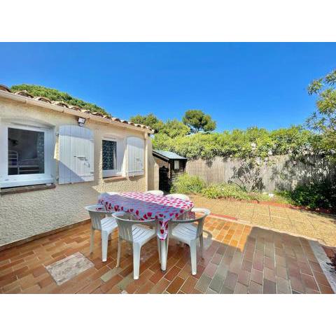 Jolie maison dans résidence avec piscine