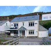 Karrek View - Trebarwith Strand (Sleeps 8-10)