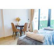 Le Petit Village !Cozy Yet Spacious Studio Apartment!