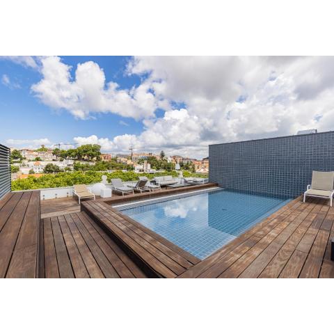 Liberdade Elegance W/Rooftop Pool by LovelyStay