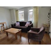 Lovely 2 bedroom Apartment with Private Parking