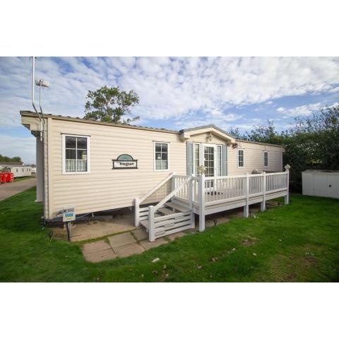 Lovely 6 Berth Caravan On California Cliffs Holiday Park In Norfolk Ref 50007m