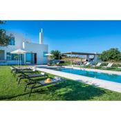 Lux Villa Mia with Heated Pool, 2km to Beach & Childrens Area!