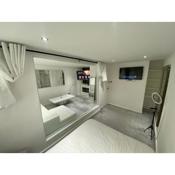 Luxurious high spec 1 bedroom apartment in London