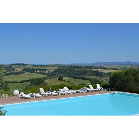 Luxurious holiday home with private patio, Tuscany, with panoramic swimming poo