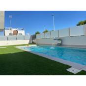Luxury Apartment - Rooftop Terrace, community Pool & nearby beach