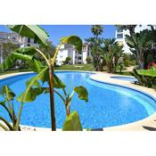 Luxury garden apartment - walking distance to the sea