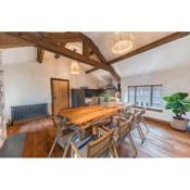 Luxury, newly renovated coach house with large private garden and hot tub