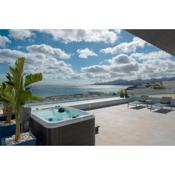 Luxury Penthouse, Panoramic Ocean Views & Jacuzzi