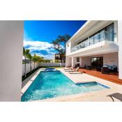 Luxury Tropical Paradise Villa 4B Heated Pool