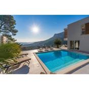 Luxury Villa 7th Heaven with heated pool, hot-tub, gym, panoramic views on town Split
