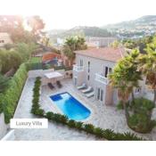 Luxury Villa - Private Beach and Pool -