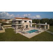 Luxury Villa Serena with Pool Heating