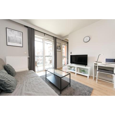 Main Trainstation one bedroom AC p4you pl