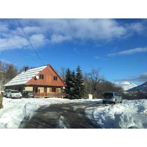 Maison de 4 chambres avec jardin amenage et wifi a Villarembert a 2 km des pistes