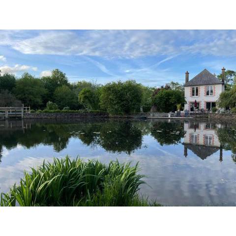 Maison de campagne au bord de la rivière à 13 kms au Sud de Rennes